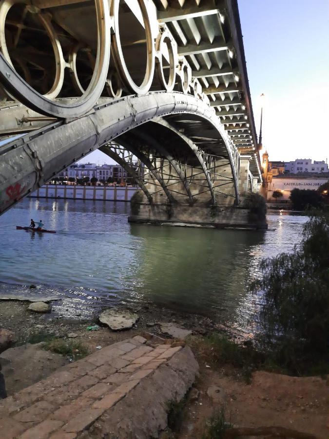 El Reloj Del Viajero Apartment Seville Luaran gambar
